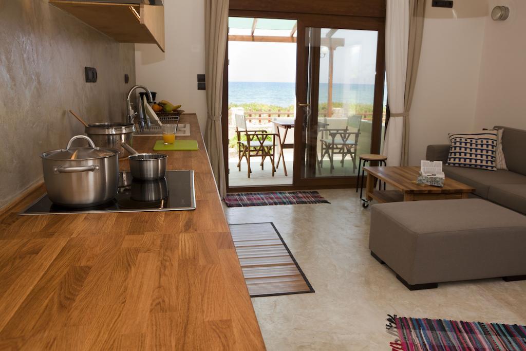 Horizonte Seafront Suites Kíssamos Værelse billede